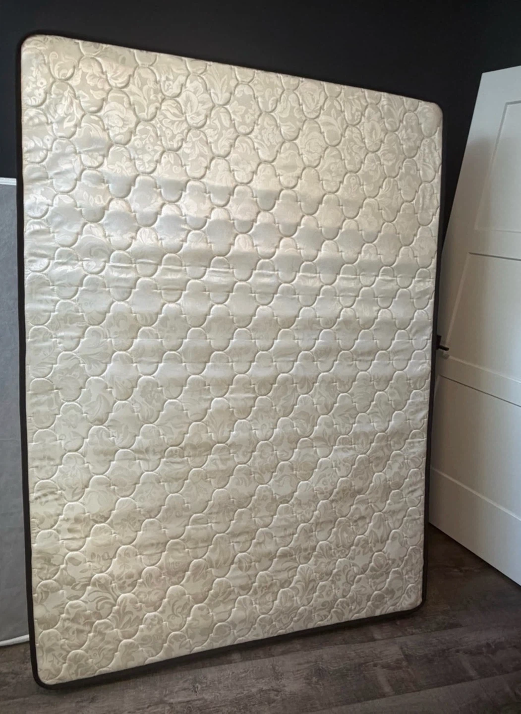 Full size mattress