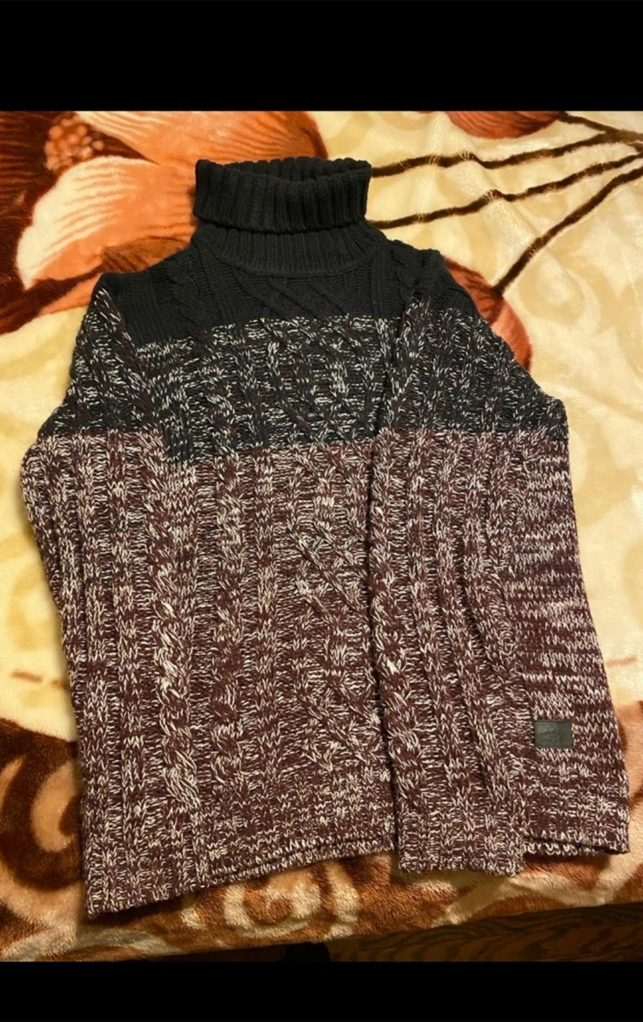 PROJEK TURTLENECK SWEATER