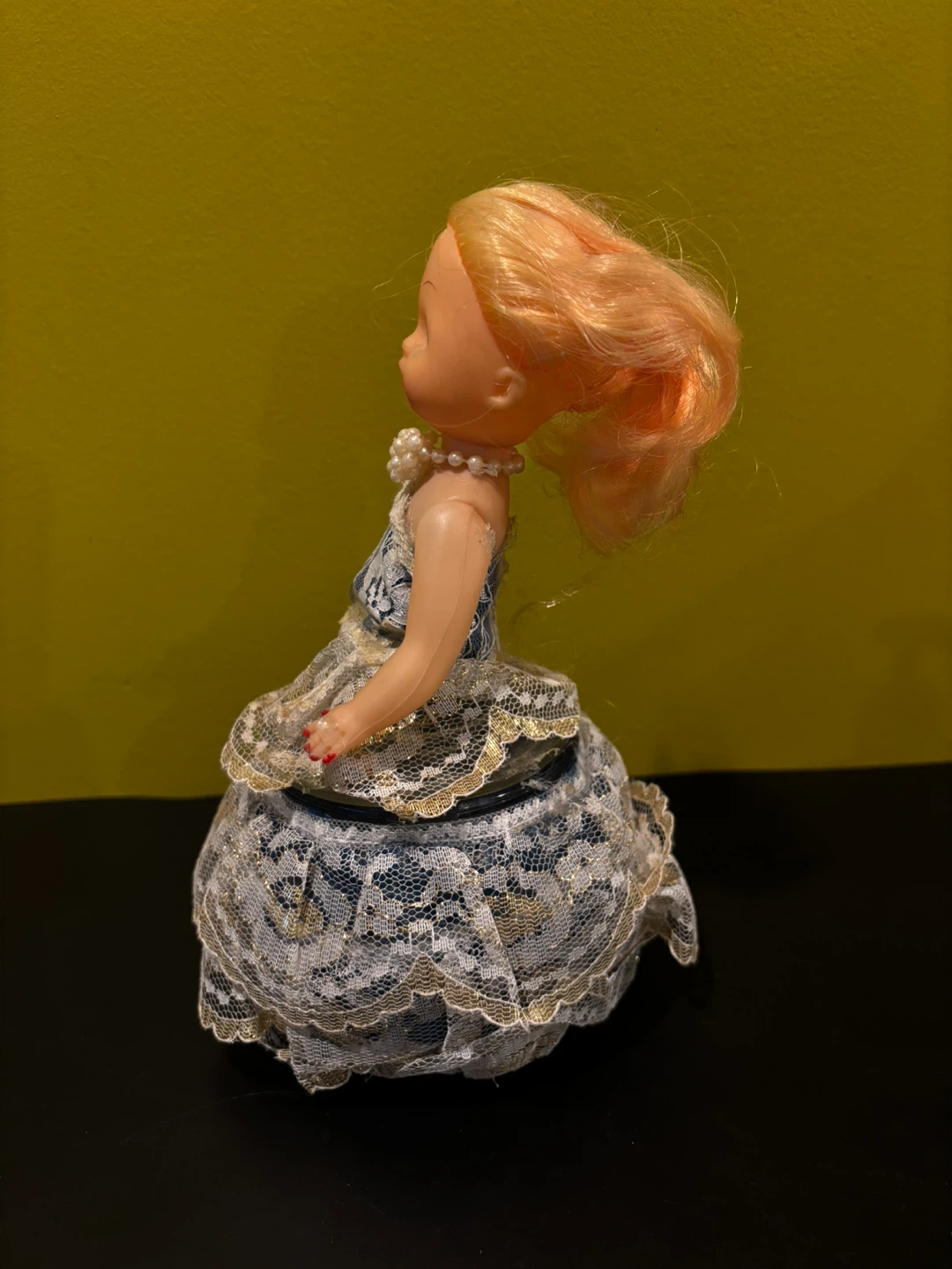 Vintage Doll candy jar - photo 2