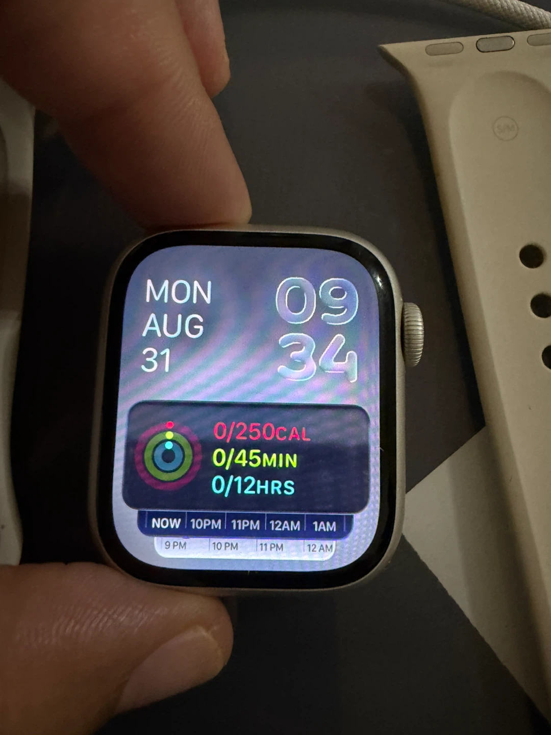 Apple Watch Series 9 GPS - 41mm Starlight Aluminum Case - photo 2