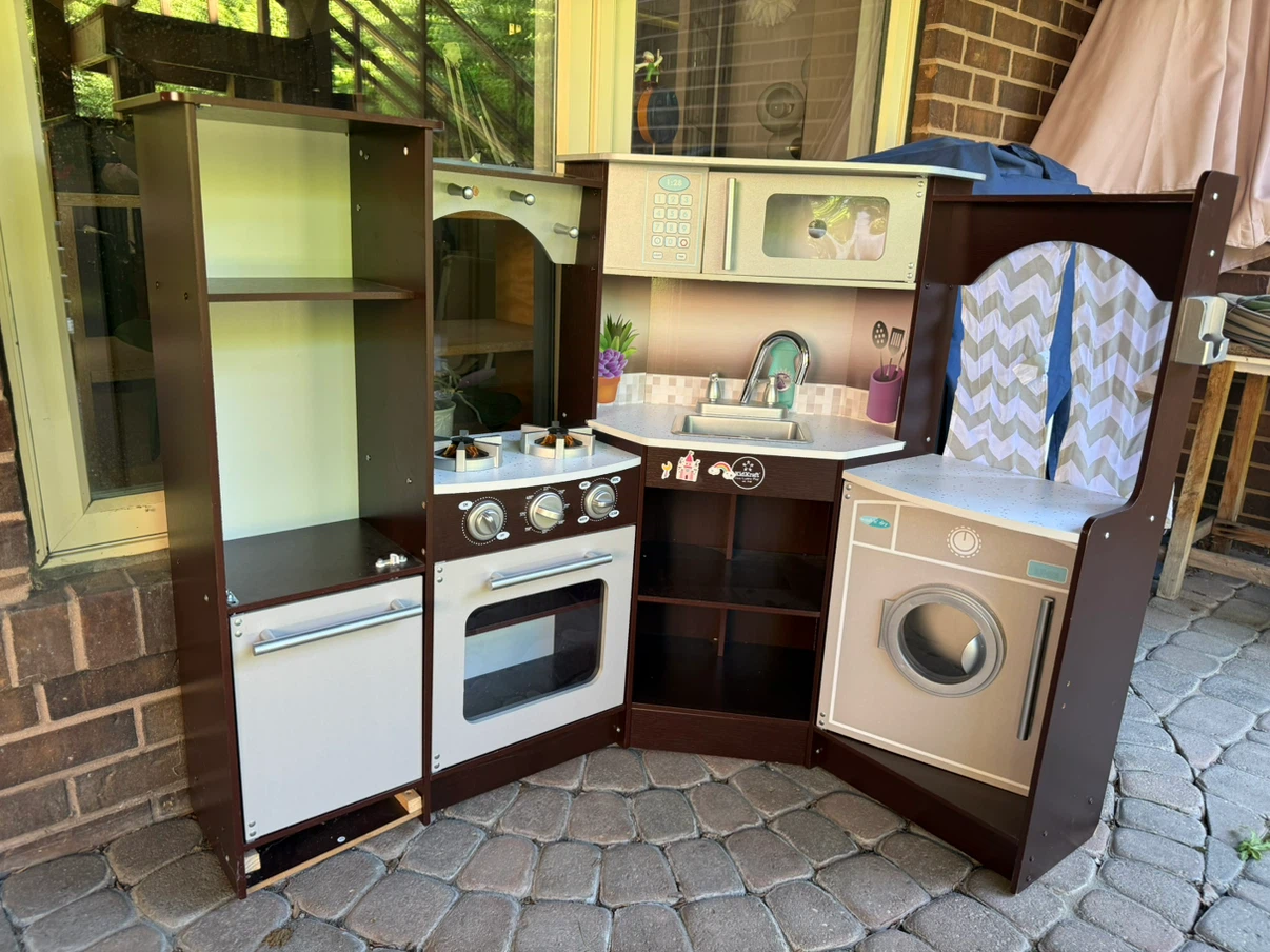 KidKraft Ultimate Corner Wooden Play Kitchen