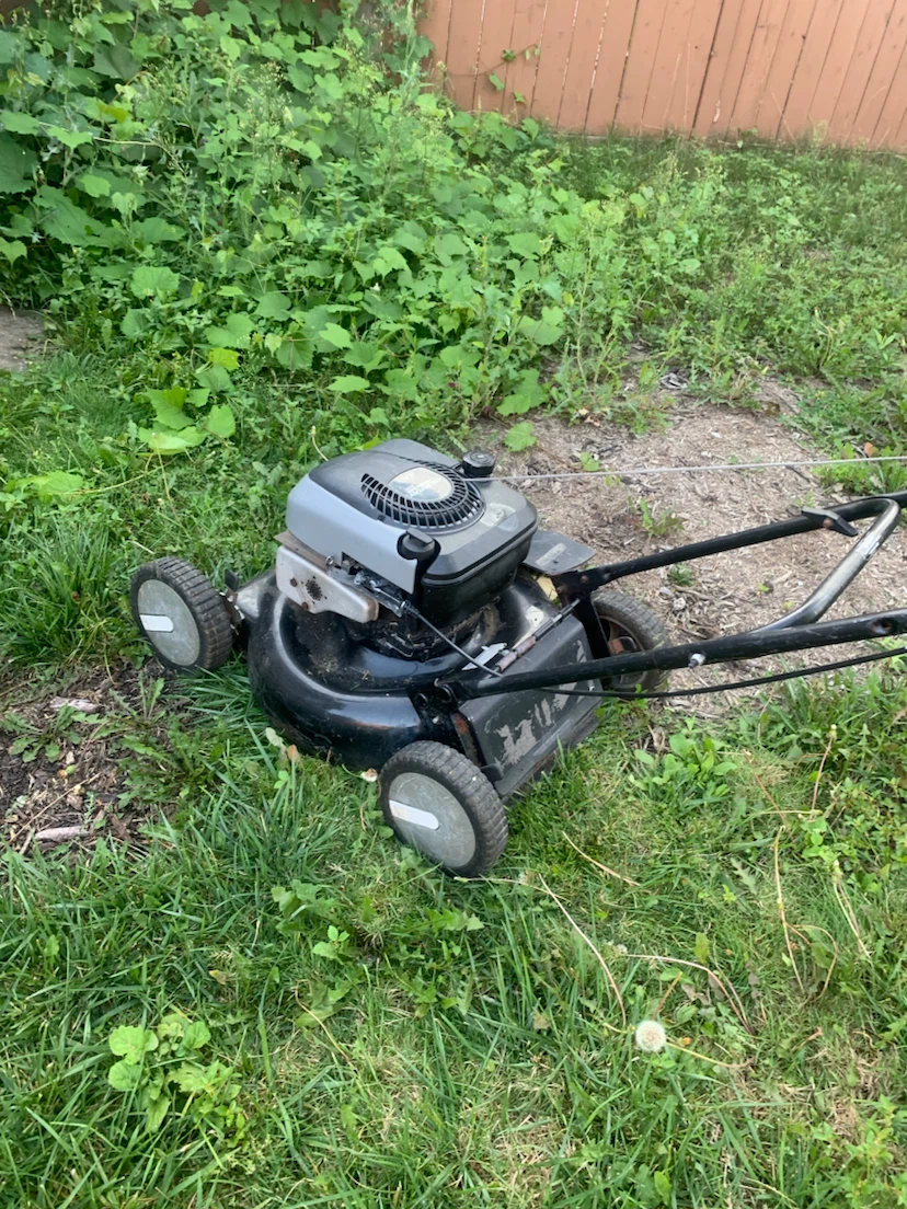 Working Gas lawnmower - photo 3