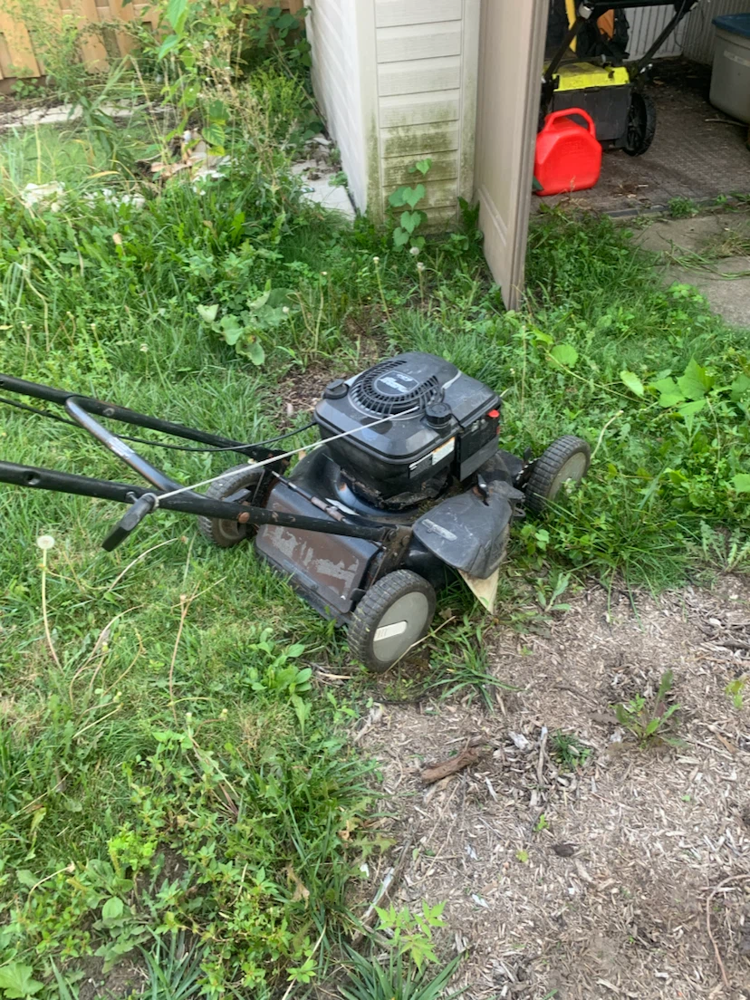 Working Gas lawnmower - photo 4