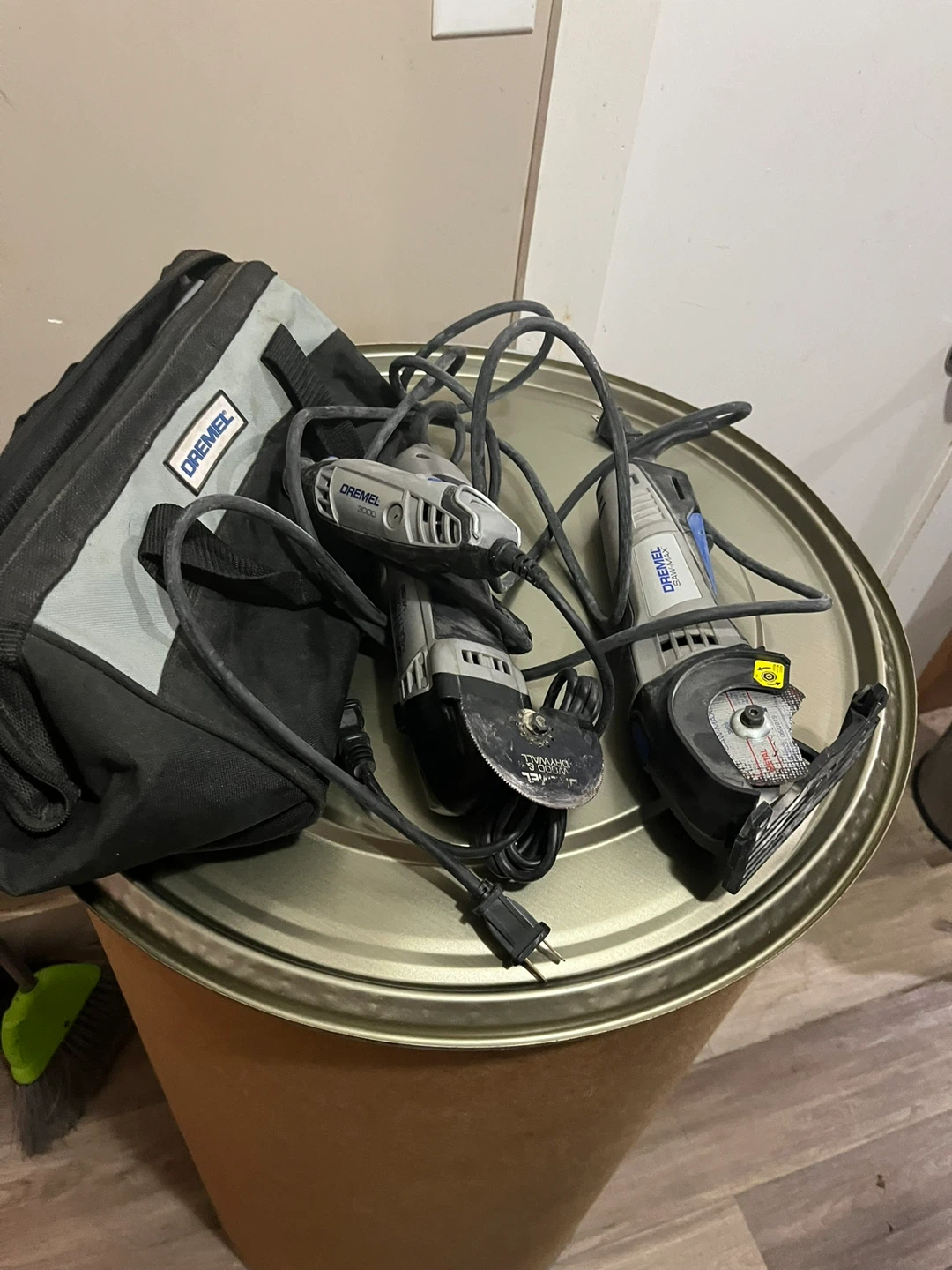 Dremel 3000 and Saw-Max with Storage Bag