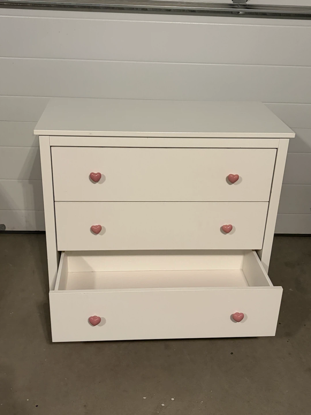 IKEA White dresser with pink heart knobs - photo 4