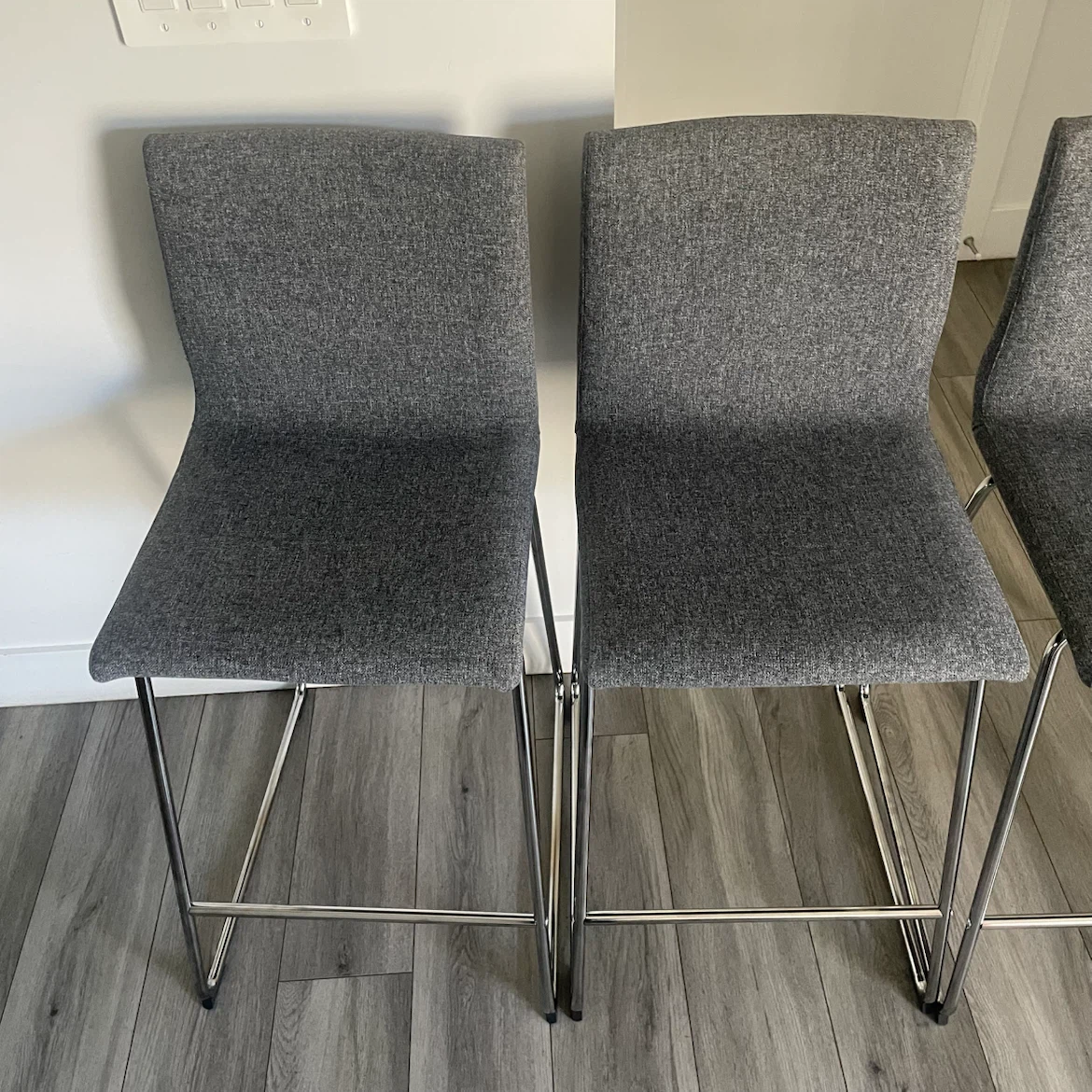 4 Bar Stools - photo 3