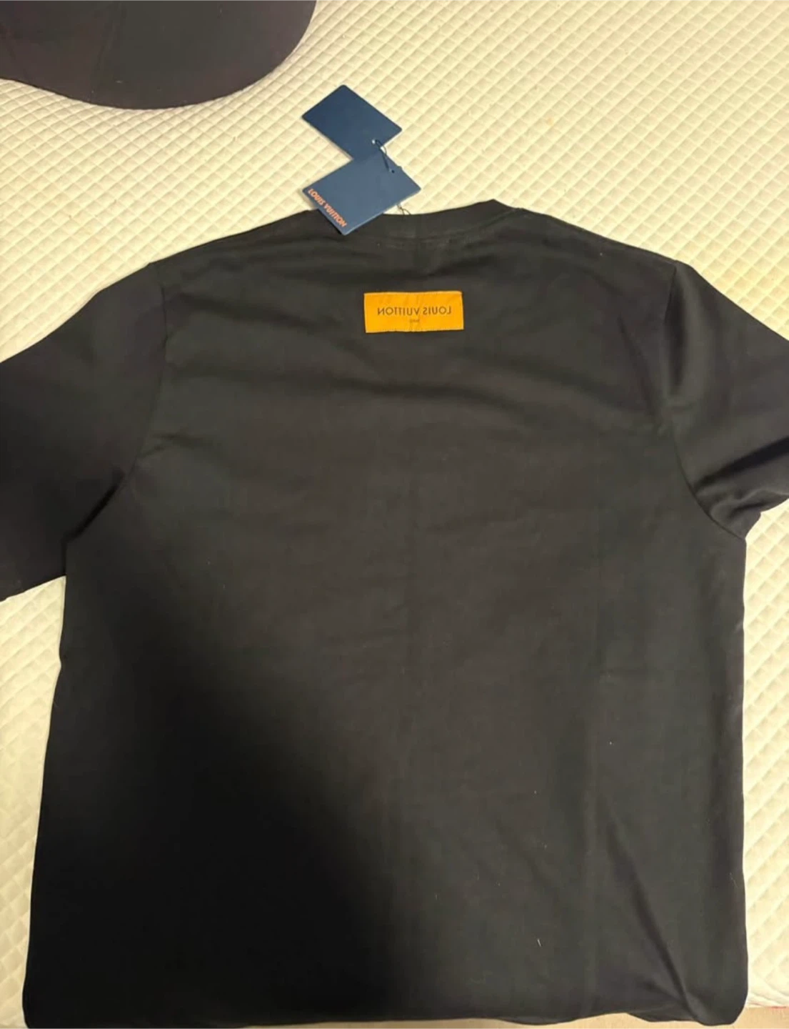 Louis Vuitton Black T-Shirt - photo 3