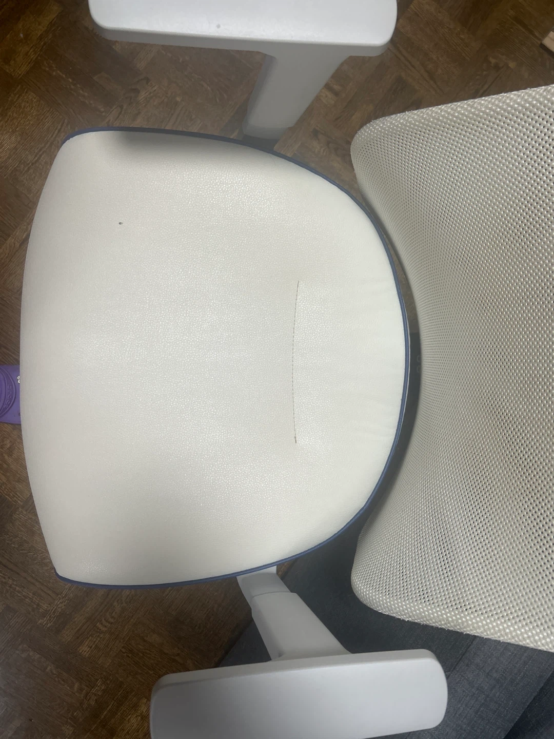 White Ergonomic Office Chair - photo 3