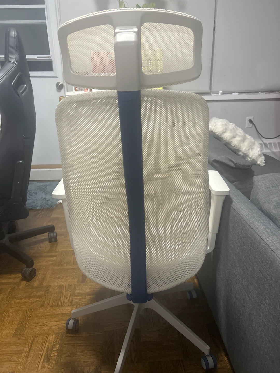White Ergonomic Office Chair - photo 4