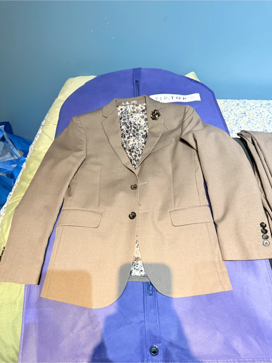 Grafton Men's Tan Suit with Tie - photo 3