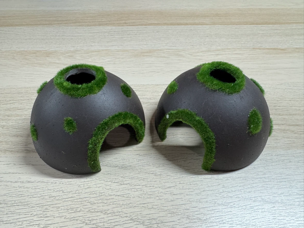 2x Aquarium Ceramic Mushroom Hideaways with Mossy Accents