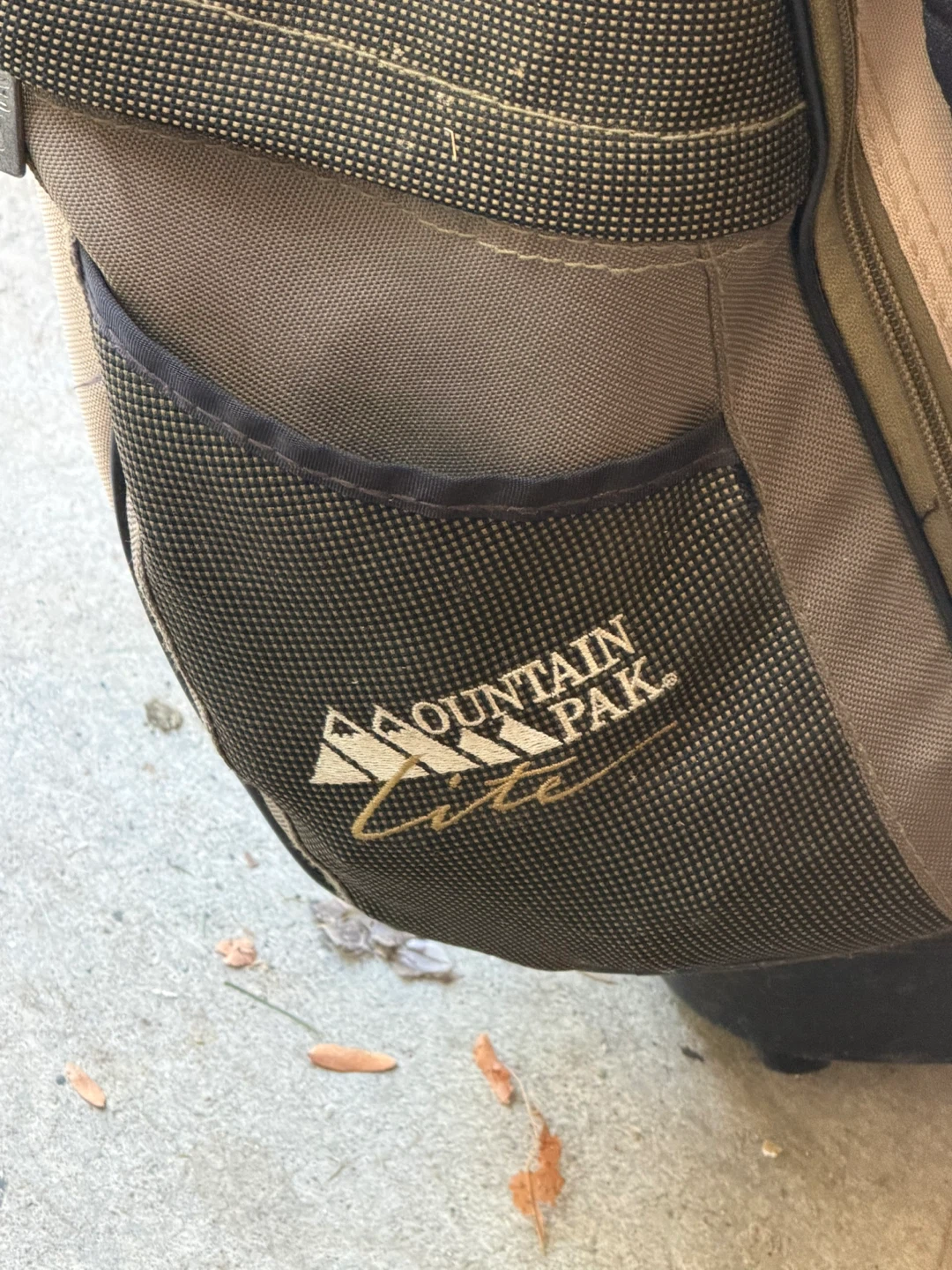 Mountain Pak Lite Golf Bag with Assorted Clubs - photo 3