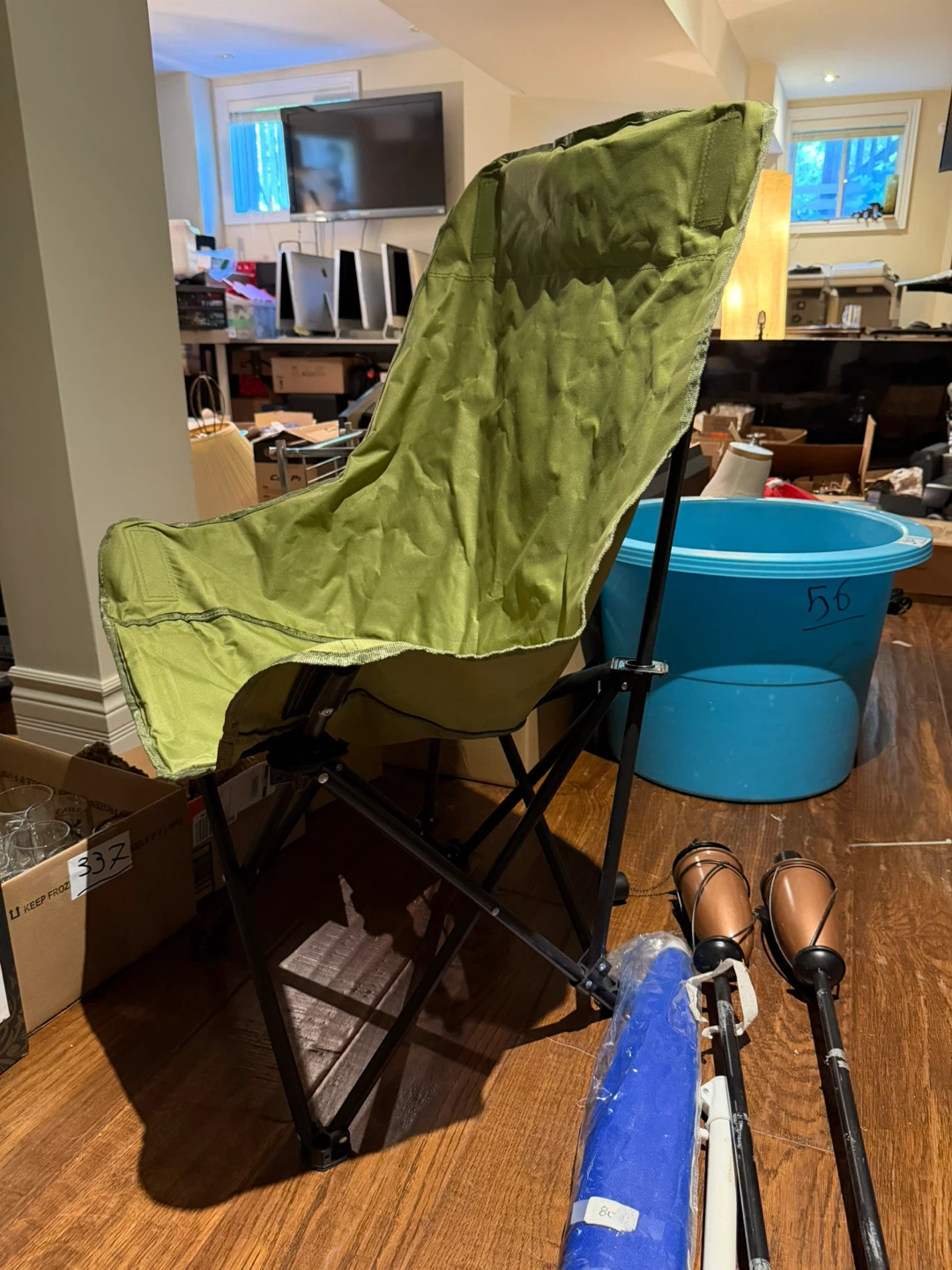 Folding Green Camping Chair with umbrella and other stuff - photo 4