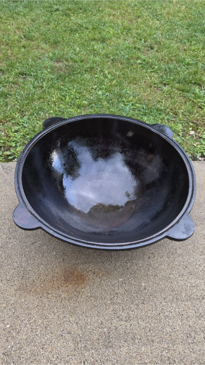 Cast Iron Dutch Oven Pot with Lid