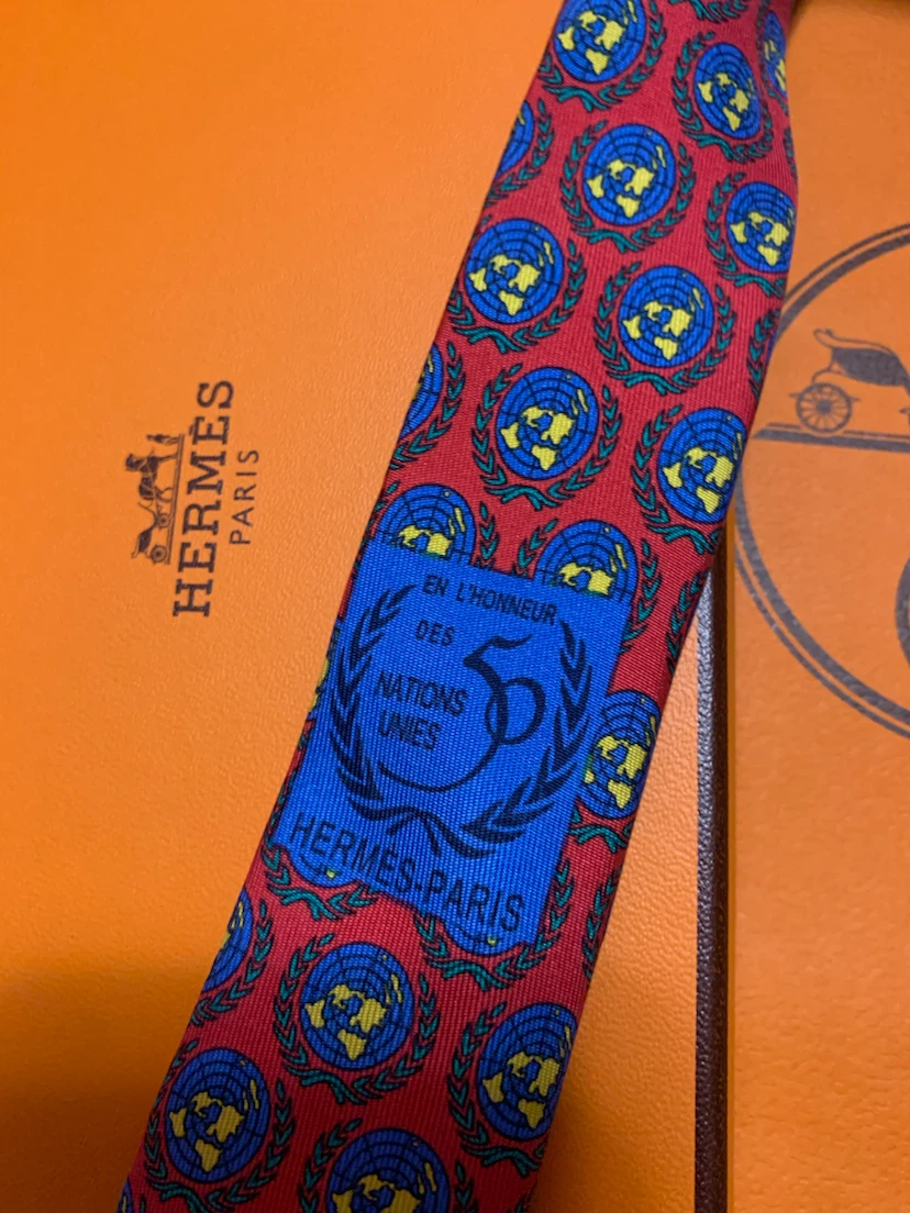 Hermès Silk Tie - United Nations 50th Anniversary - photo 3