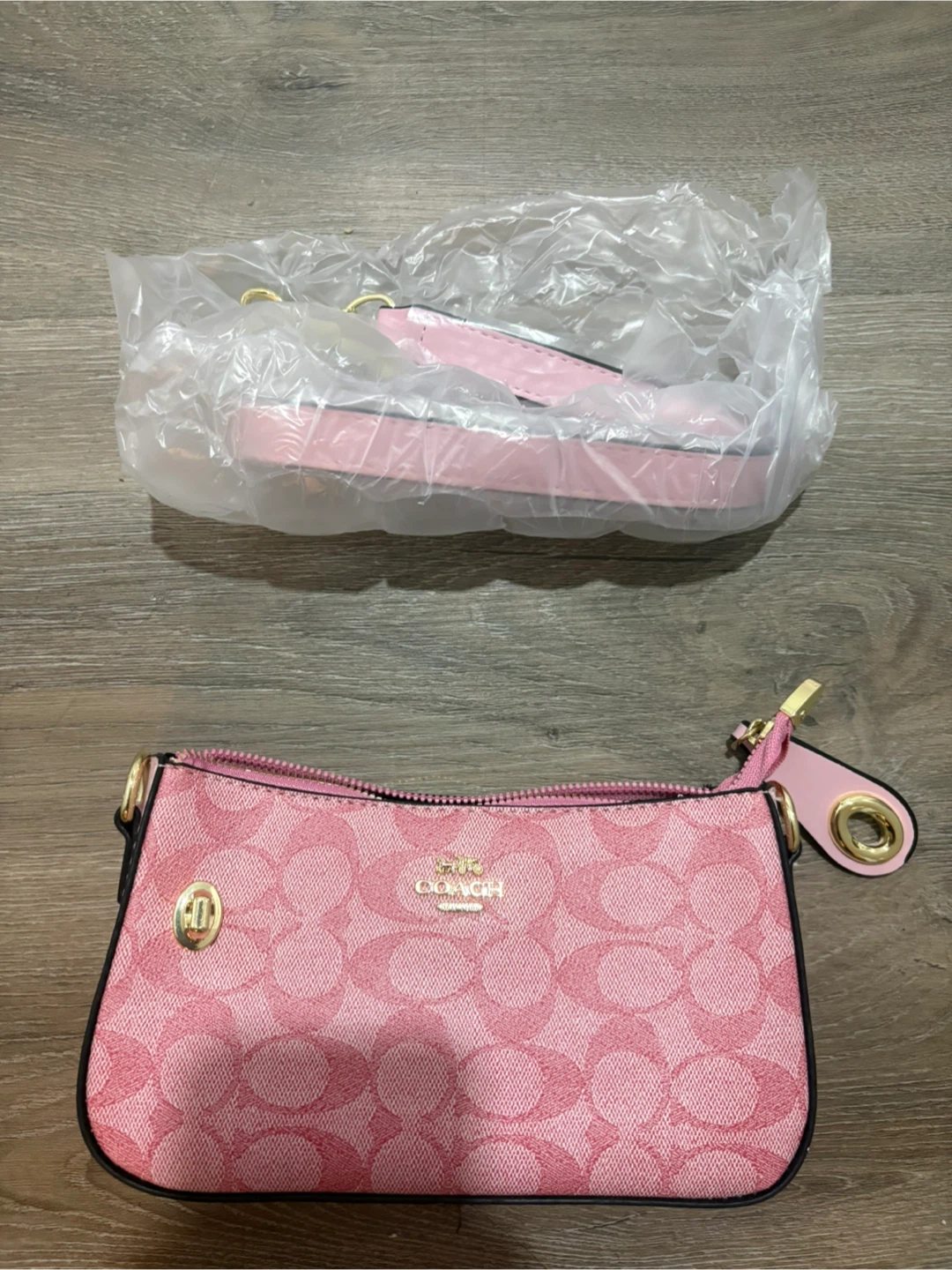 Coach Pink Signature Accessory Gift Set - photo 2