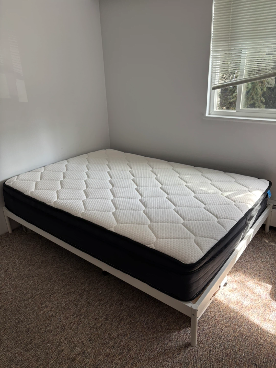 Double mattress + free bed frame - photo 2