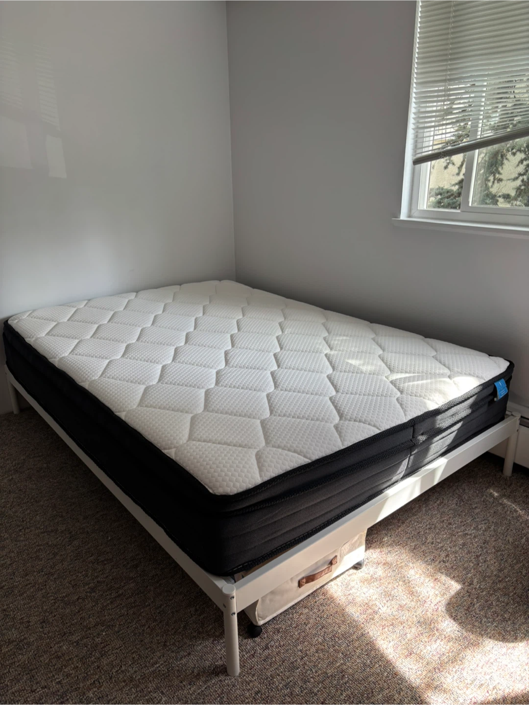 Double mattress + free bed frame - photo 3