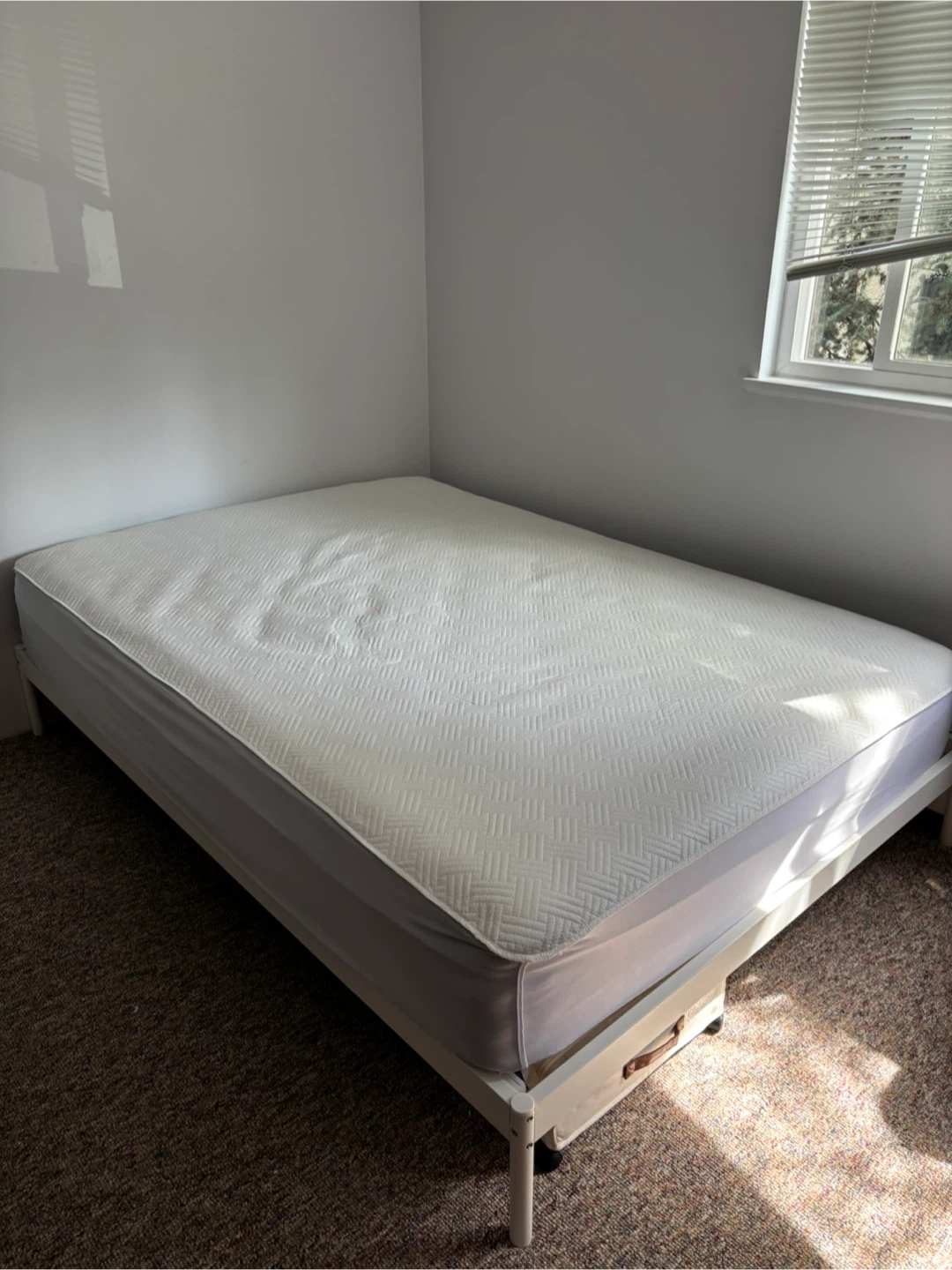 Double mattress + free bed frame - photo 5
