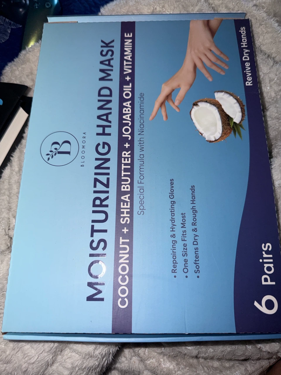 Bloomora Moisturizing Hand Mask - Coconut + Shea Butter