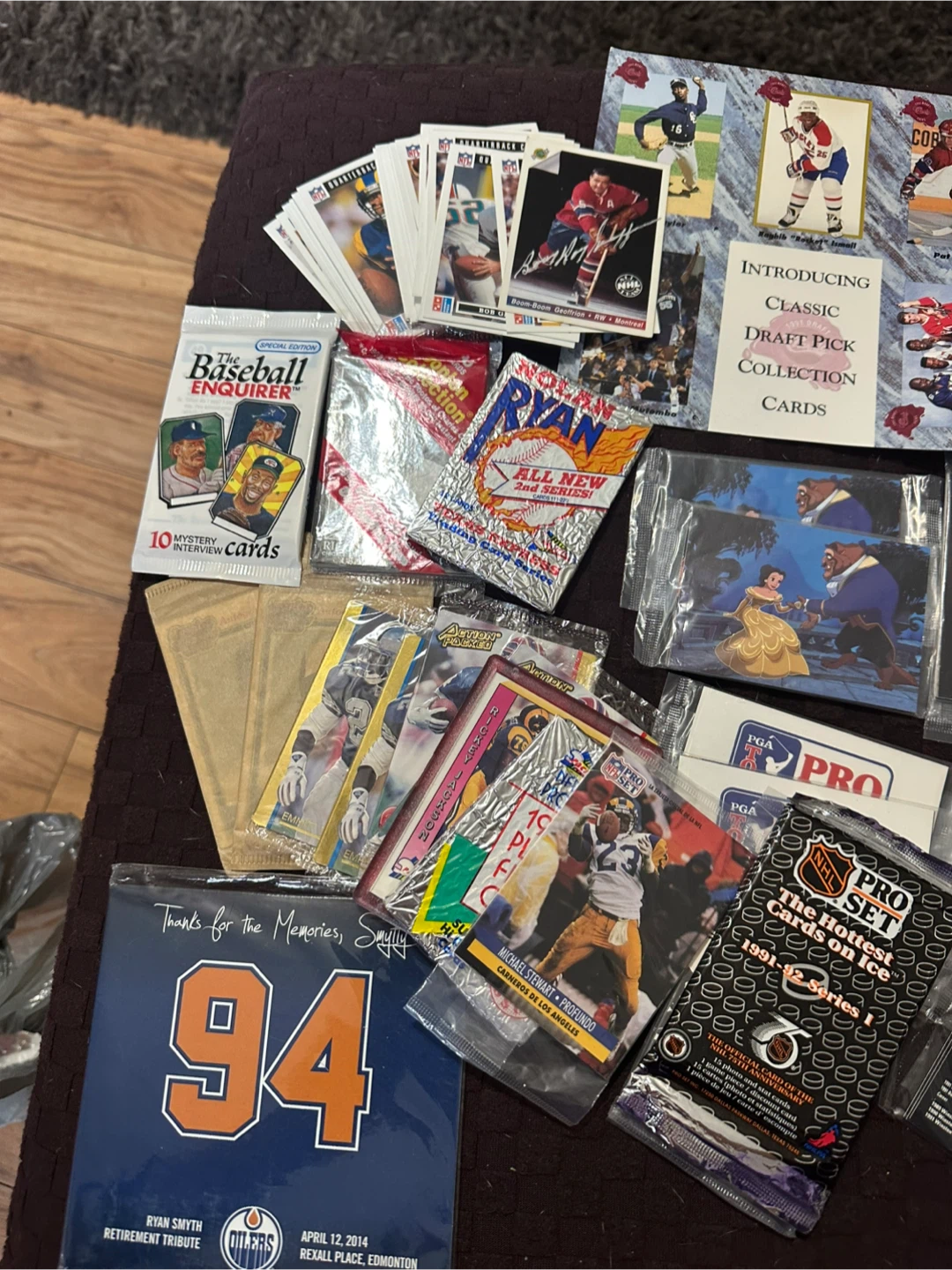 Assorted sports cards bundle - photo 3