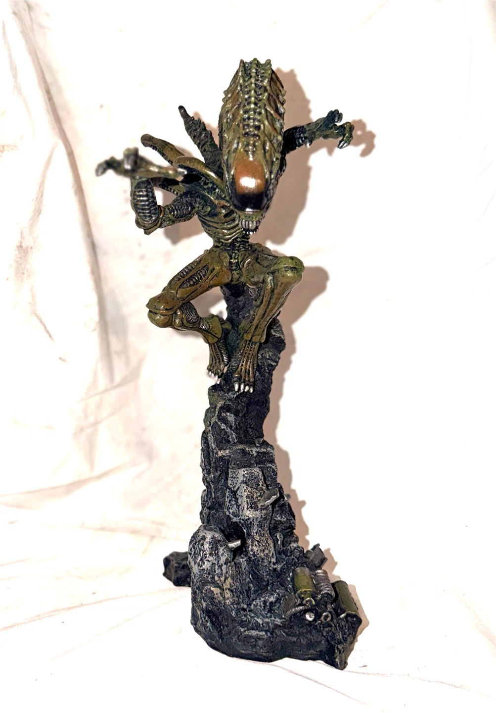 Palisades Alien Xenomorph AVP Statue 14 inch - photo 2
