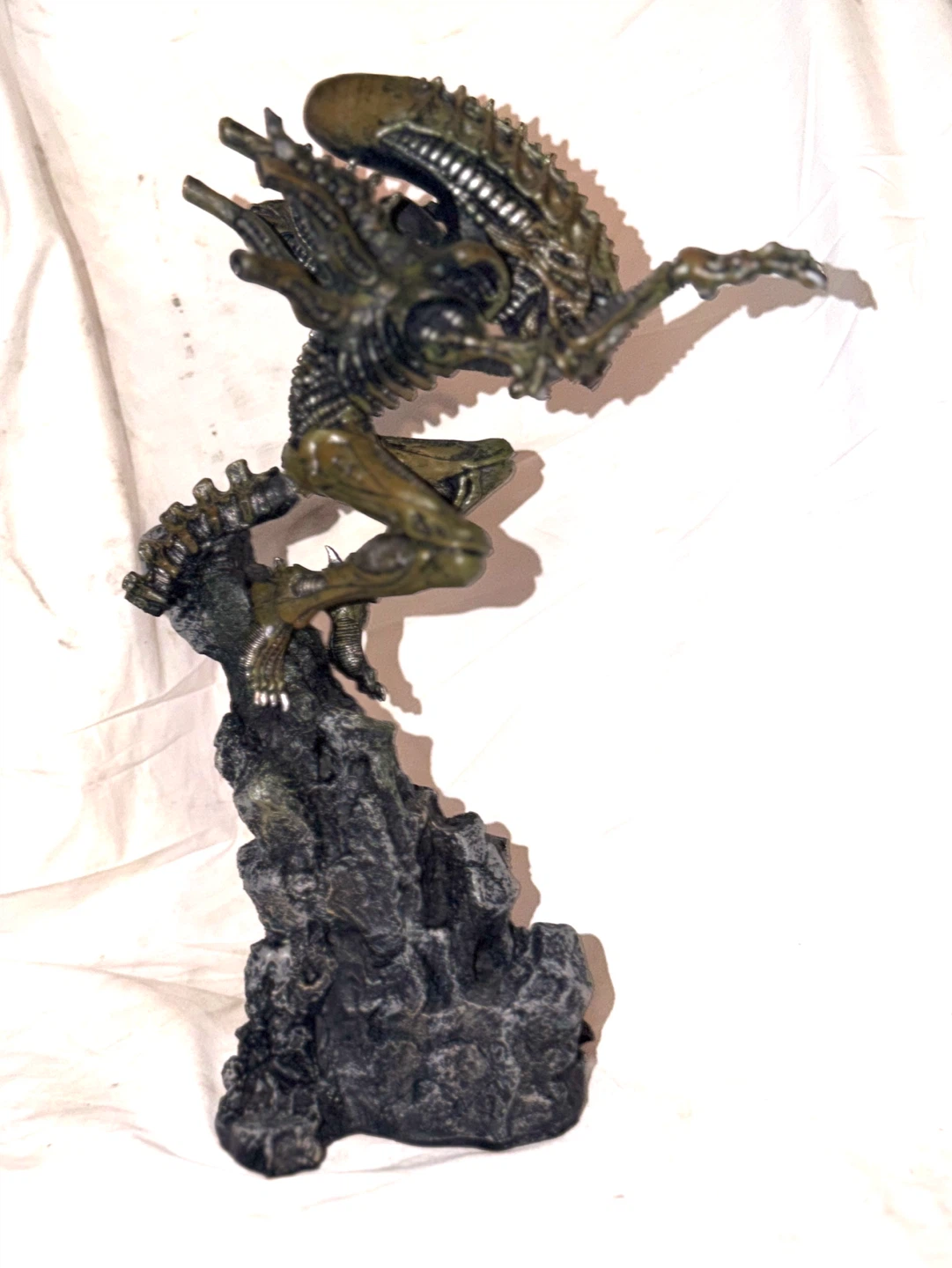 Palisades Alien Xenomorph AVP Statue 14 inch - photo 3