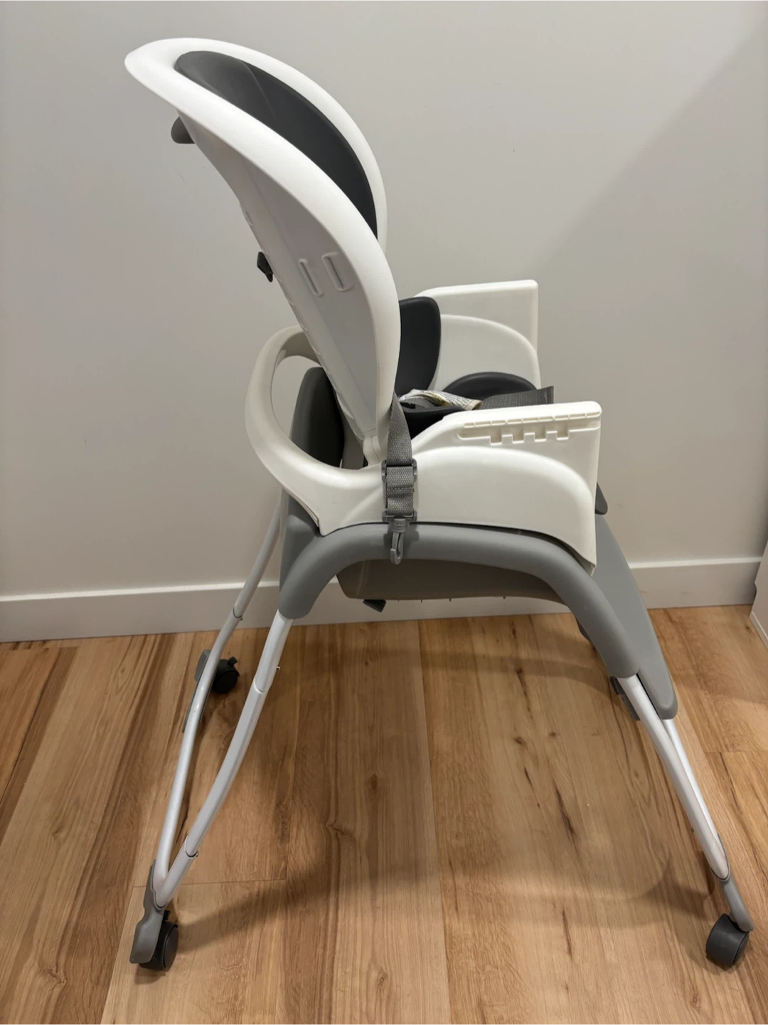 High Chair - photo 5