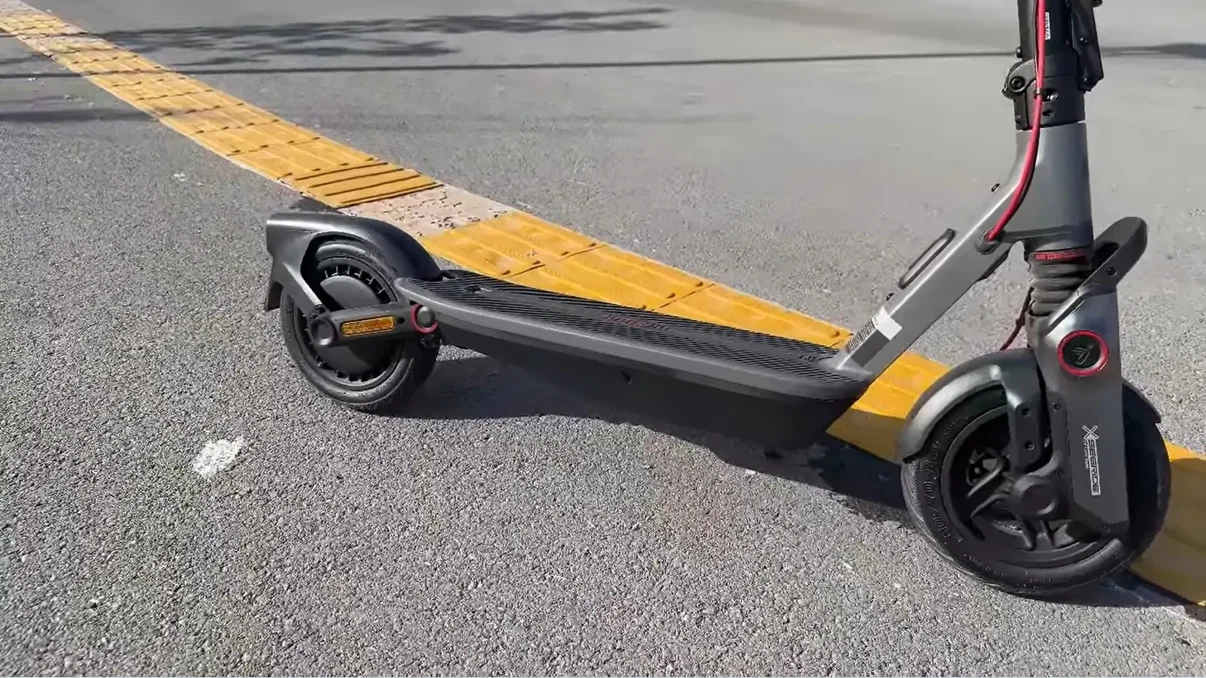 Segway Ninebot Electric Scooter F3 pro