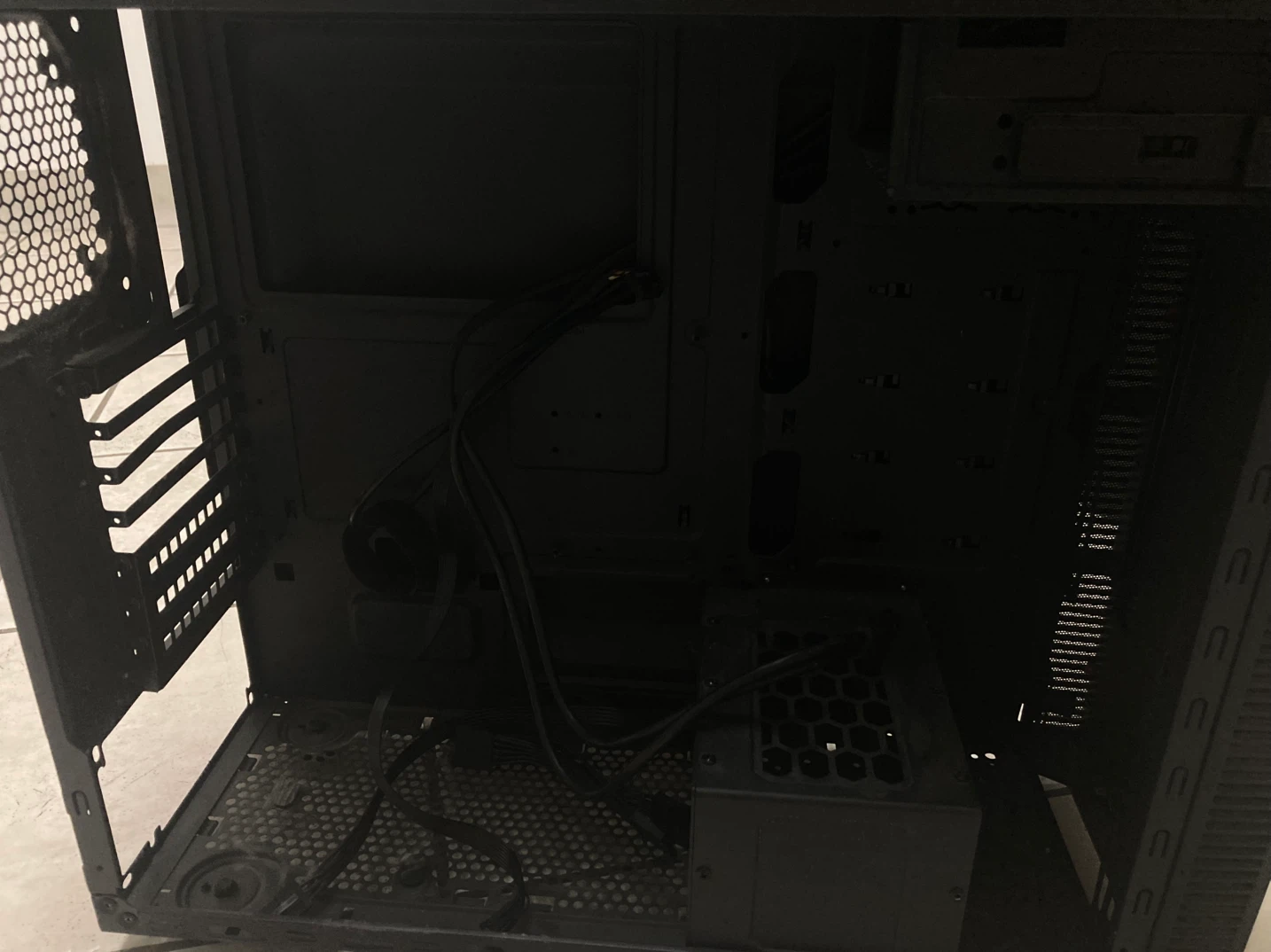 Computer Components and PC Case - photo 5