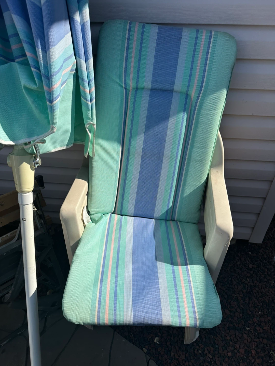 White Plastic Patio Chair with Striped Cushion - photo 2