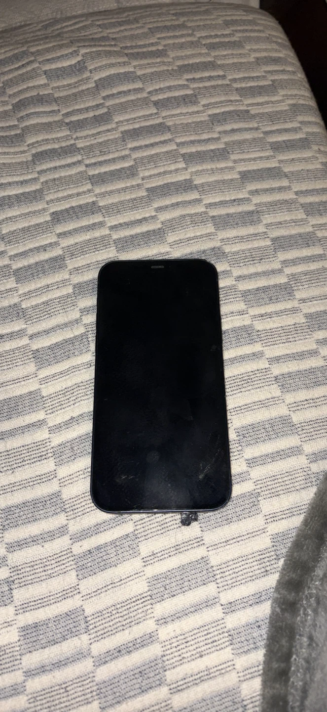 Black iPhone 12 - photo 2