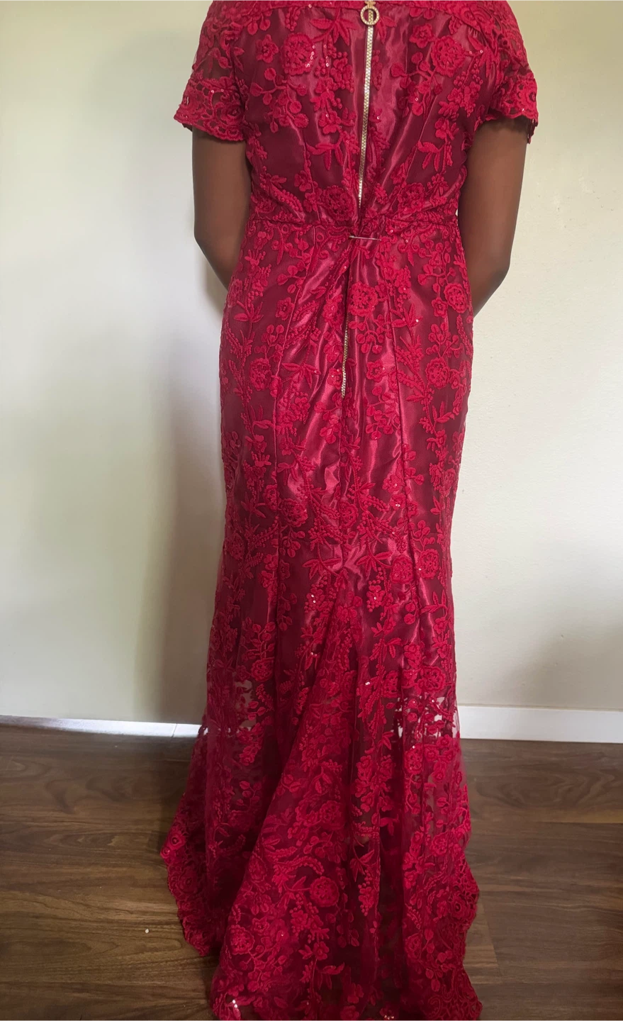 Red Embroidered Lace Evening Gown - photo 2