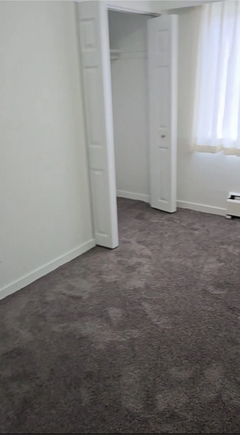 2-Bedroom Apartment for Rent in Burquitlam - photo 3