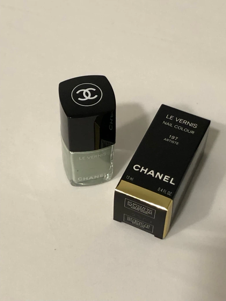 Chanel Le Vernis Nail Colour 197 Artiste