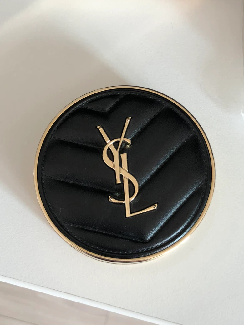 Yves Saint Laurent Le Cushion Encre De Peau Foundation - photo 2