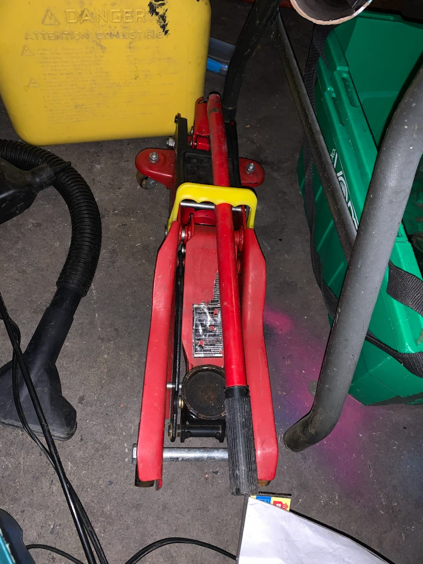 Red Hydraulic Floor Jack