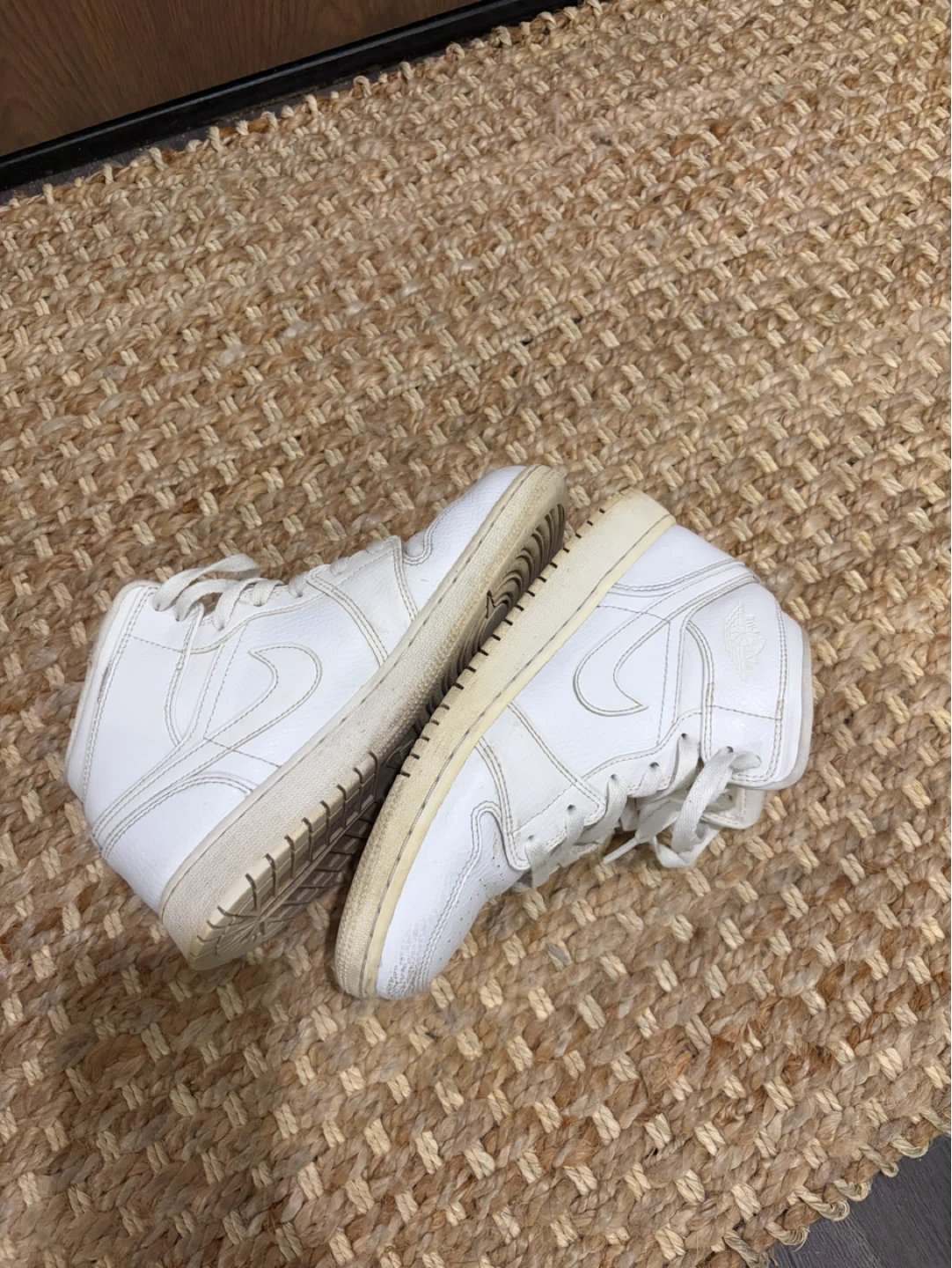 Nike Air Jordan 1 Mid White Sneakers