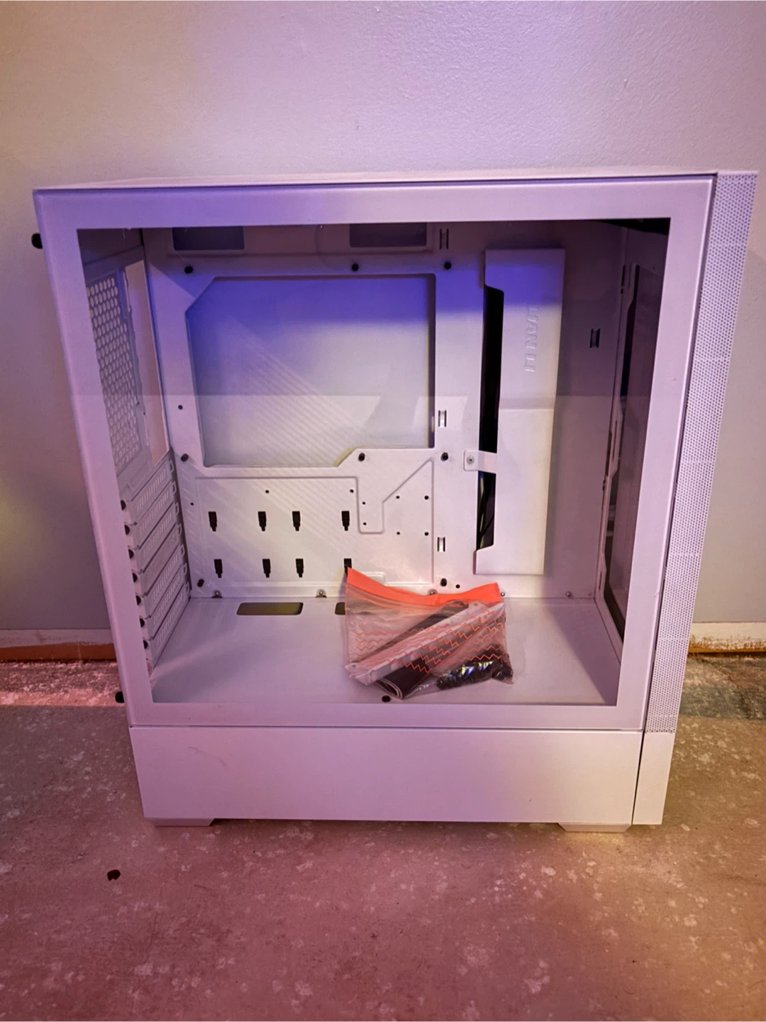 LIAN LI LANCOOL 205