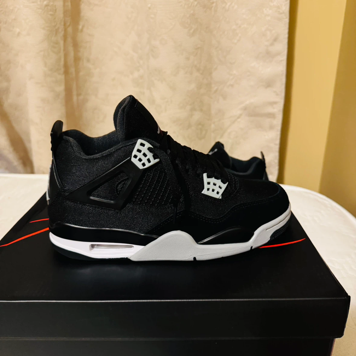 Air Jordan 4 Retro TD Black White Red Sneakers - photo 4