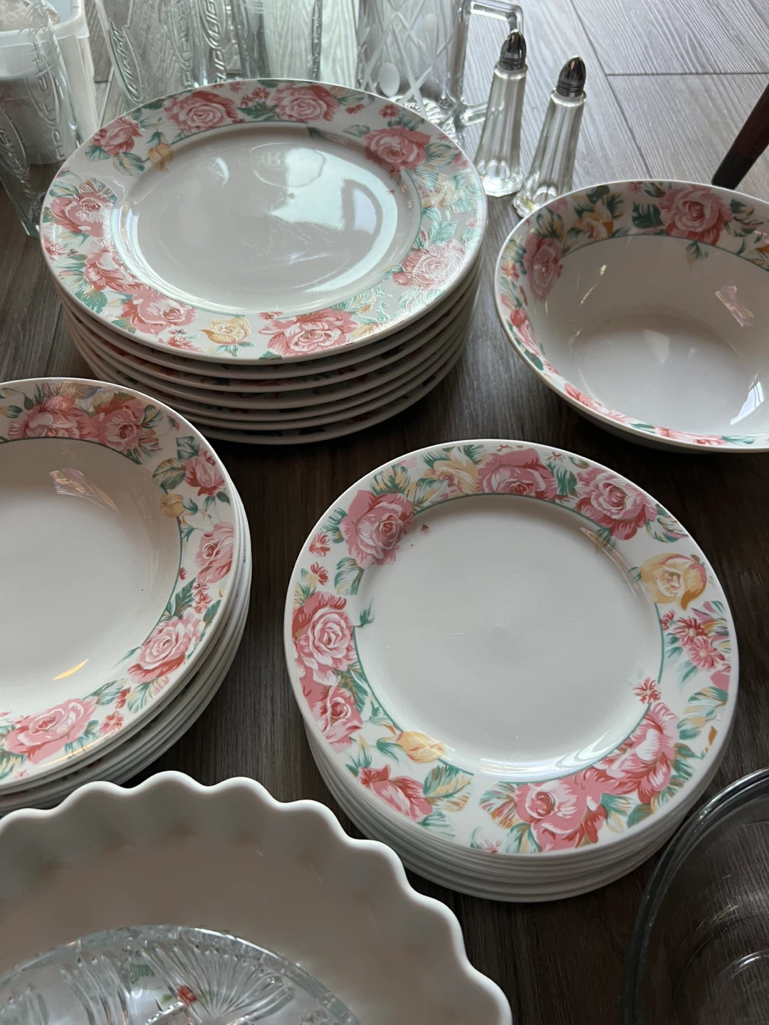 Dishes.   Like new.  Excellent for a student. - photo 2