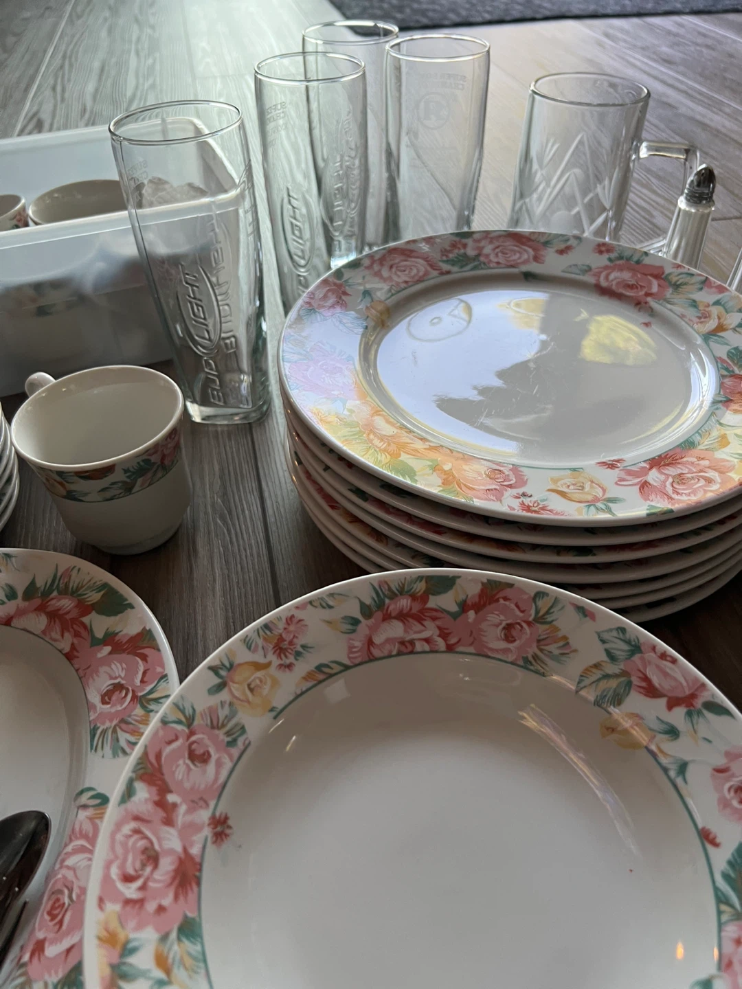 Dishes.   Like new.  Excellent for a student. - photo 3