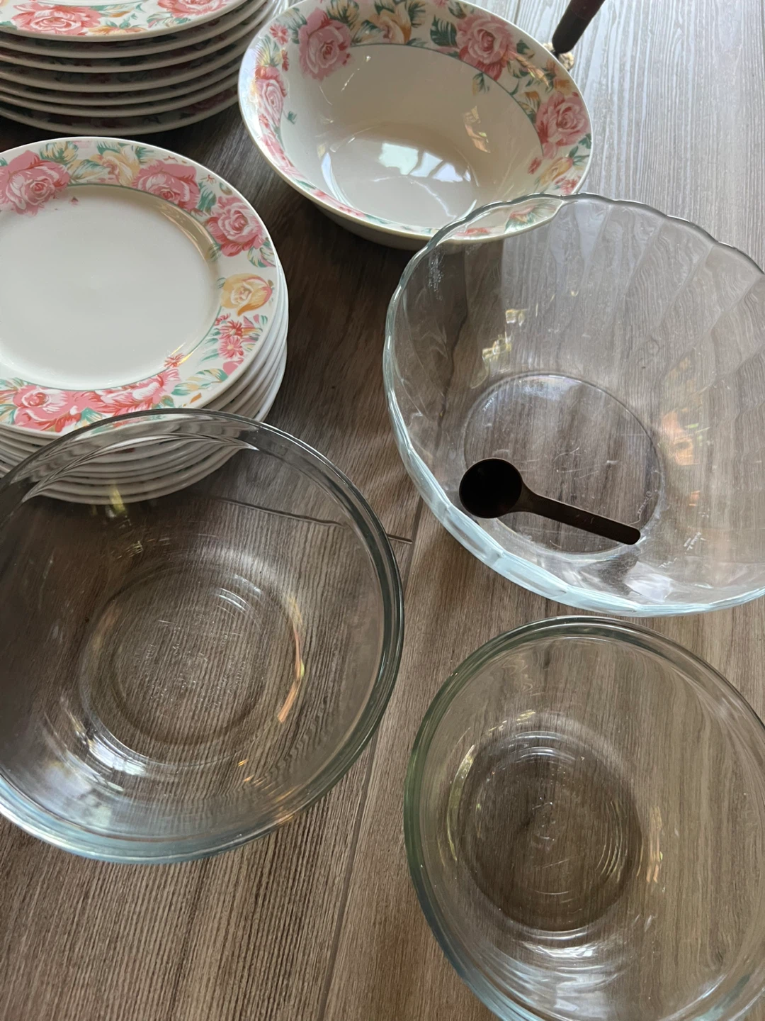 Dishes.   Like new.  Excellent for a student. - photo 4