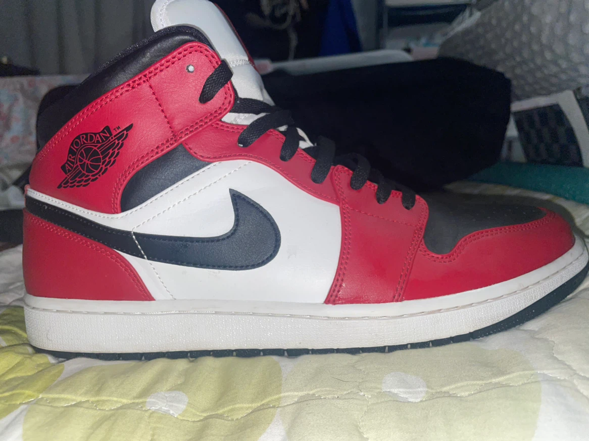 Air Jordan 1 Mid SE Men's Shoes Size 13 - photo 2
