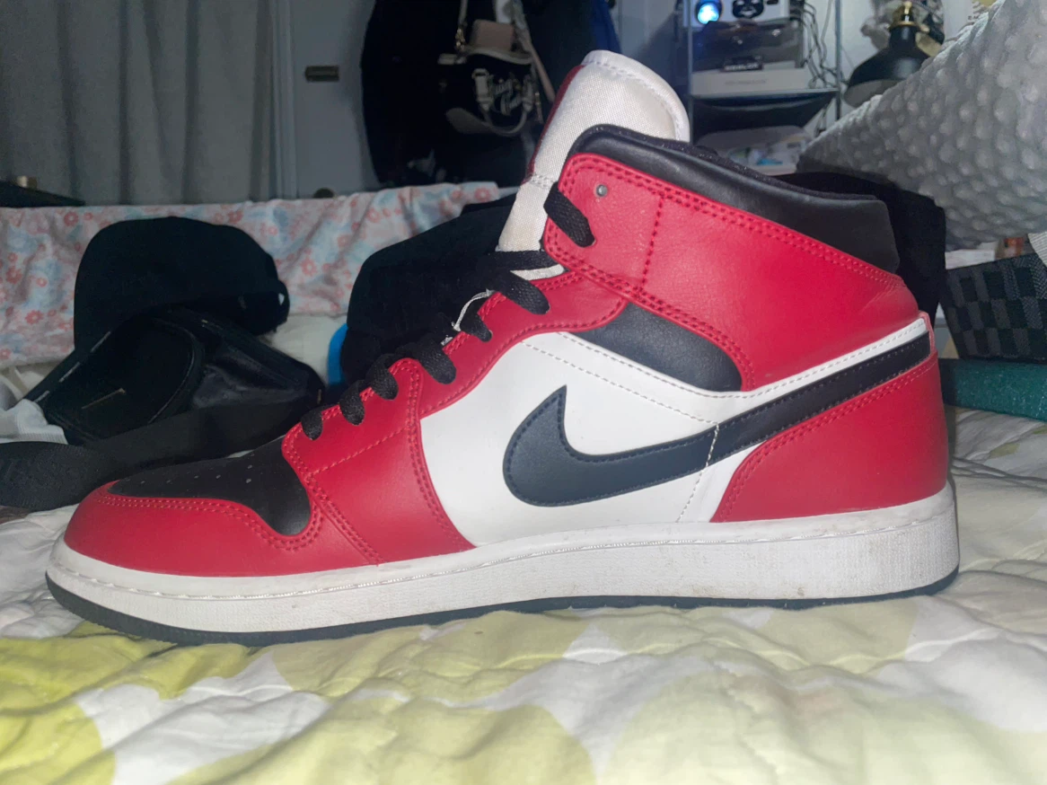 Air Jordan 1 Mid SE Men's Shoes Size 13 - photo 3