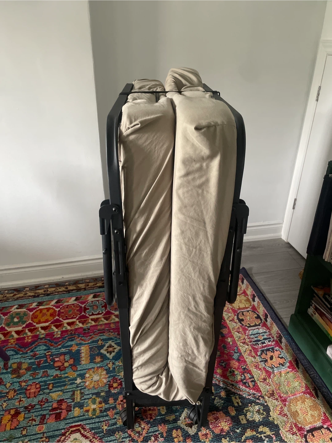 Folding Bed with Mattress on wheels - photo 3