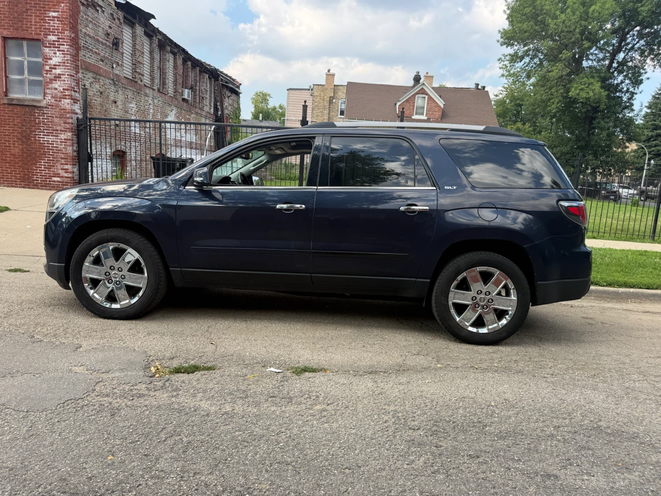 2017 GMC Acadia SLT SUV - photo 2