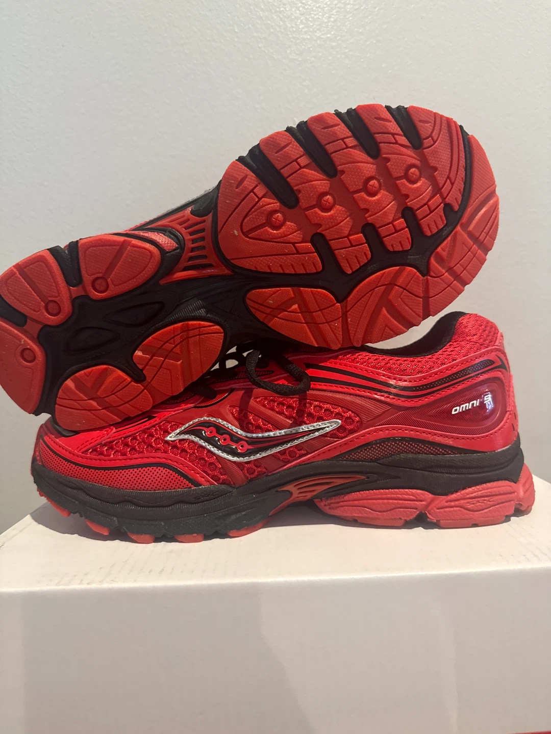 Saucony Omni 9 Running Shoes - Red/Black Size 6M - photo 2