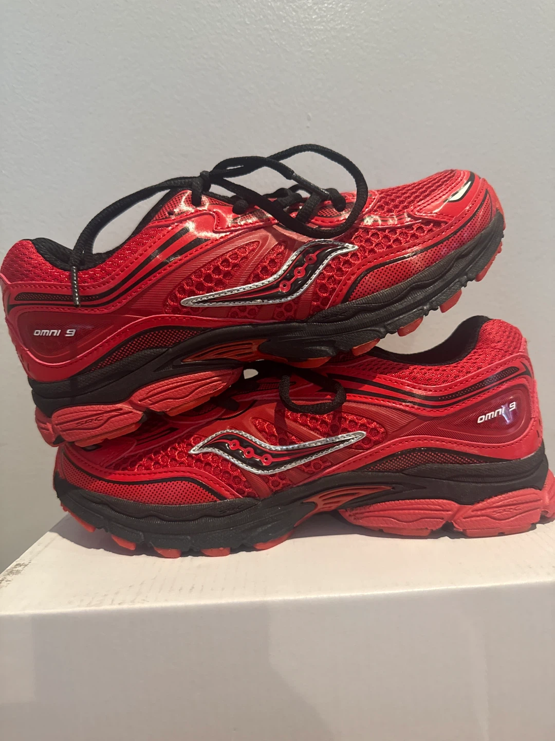 Saucony Omni 9 Running Shoes - Red/Black Size 6M - photo 3
