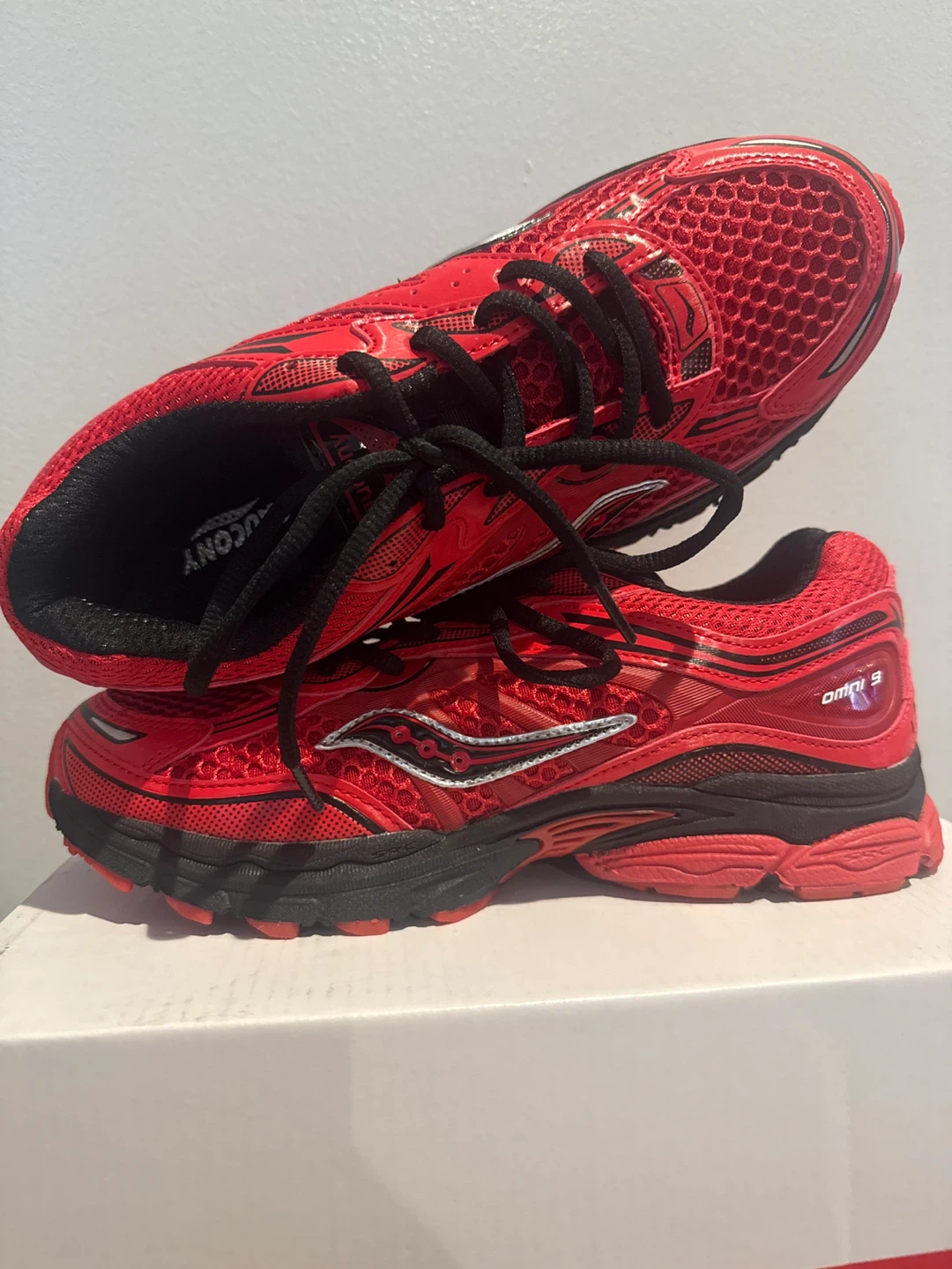 Saucony Omni 9 Running Shoes - Red/Black Size 6M - photo 4